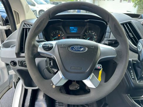 Used 2016 Ford Transit 250 130 Low Roof w/ Exterior Upgrade Package RWD image 17