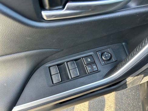 Used 2023 Toyota RAV4 XLE Premium image 23