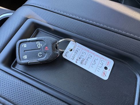 Used 2021 Chevrolet Silverado 2500 High Country image 27