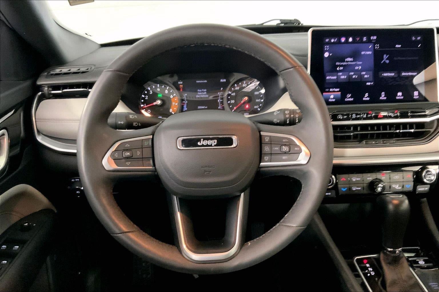 Used 2025 Jeep Compass Limited AWD/4WD image 5