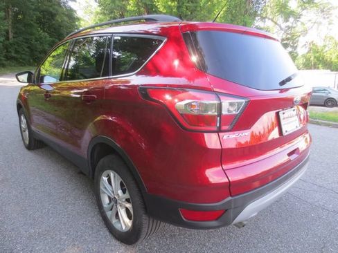 Used 2017 Ford Escape SE w/ Equipment Group 201A AWD/4WD image 5