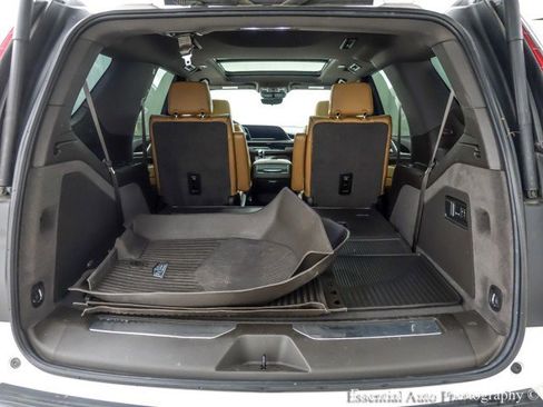 Used 2023 Cadillac Escalade Sport w/ LPO, ONYX Package image 34