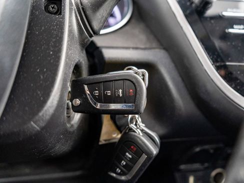 Used 2019 Toyota Camry SE image 24