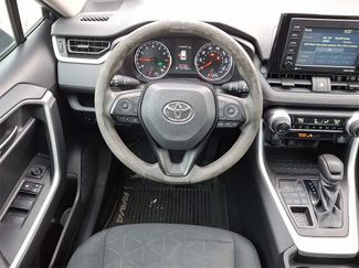 Used 2020 Toyota RAV4 XLE video 2
