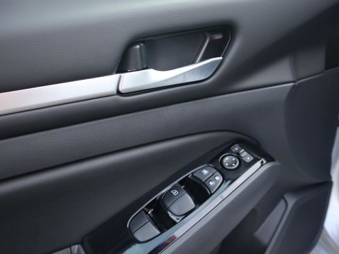 New 2025 Nissan Altima 2.5 SL image 14