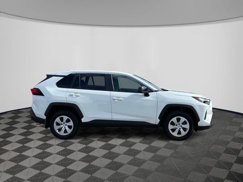 Used 2024 Toyota RAV4 LE AWD/4WD image 9
