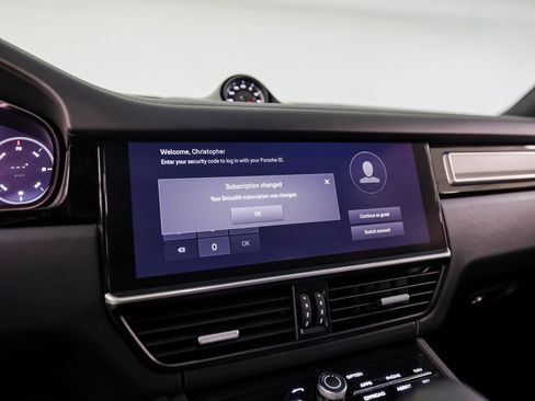 Used 2022 Porsche Cayenne GTS image 18