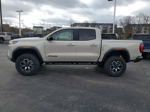 New 2026 GMC Canyon AT4X w/ LPO, Black Badging Package AWD/4WD image 8