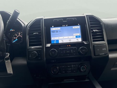 Used 2017 Ford F150 XLT w/ Equipment Group 302A Luxury image 18