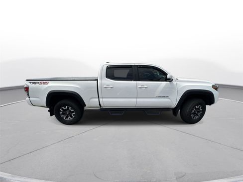 Used 2022 Toyota Tacoma TRD Off-Road w/ TRD Premium Off Road Package AWD/4WD image 5