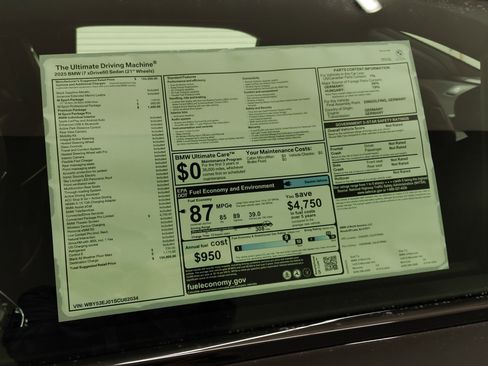 Used 2025 BMW i7 xDrive60 w/ Premium Package image 24