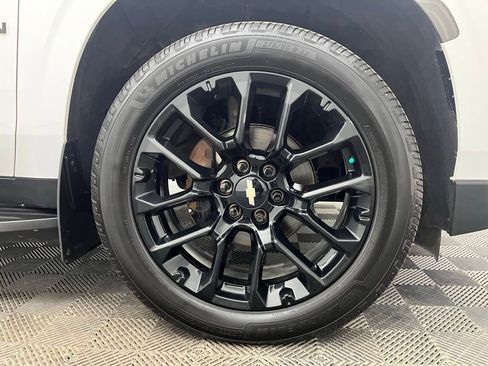 Used 2022 Chevrolet Suburban RST w/ Sport Performance Package image 15