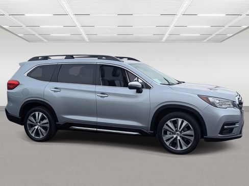 Certified 2022 Subaru Ascent Touring AWD/4WD image 7