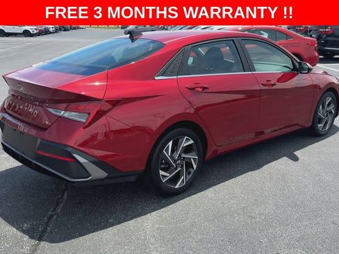Used 2024 Hyundai Elantra SEL w/ Convenience Package FWD image 9