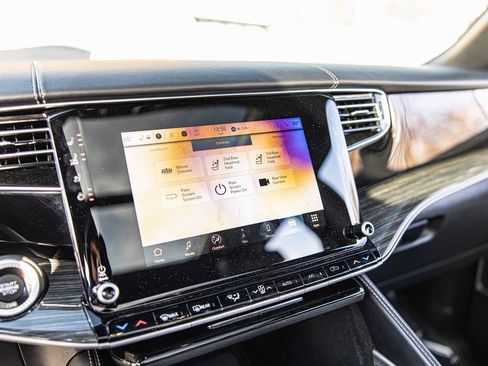 Used 2022 Jeep Wagoneer Series II w/ Premium Group I image 27