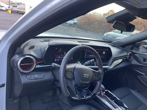 Certified 2025 Chevrolet Trax RS image 20