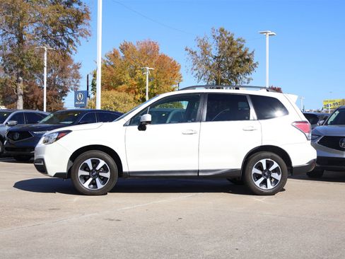Used 2018 Subaru Forester 2.5i Limited image 3