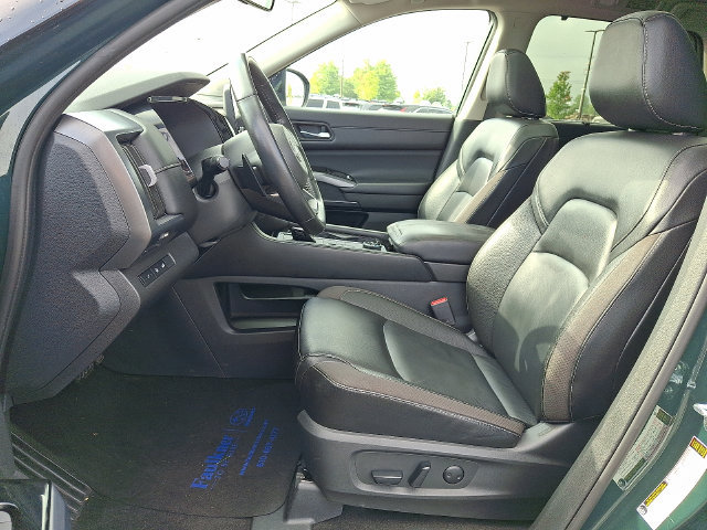 Used 2023 Nissan Pathfinder SL w/ SL Premium Package AWD/4WD image 15