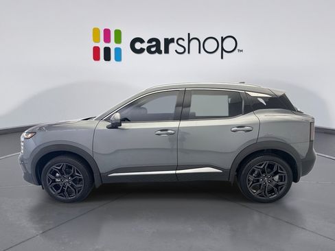 Used 2025 Nissan Kicks SR AWD/4WD image 2