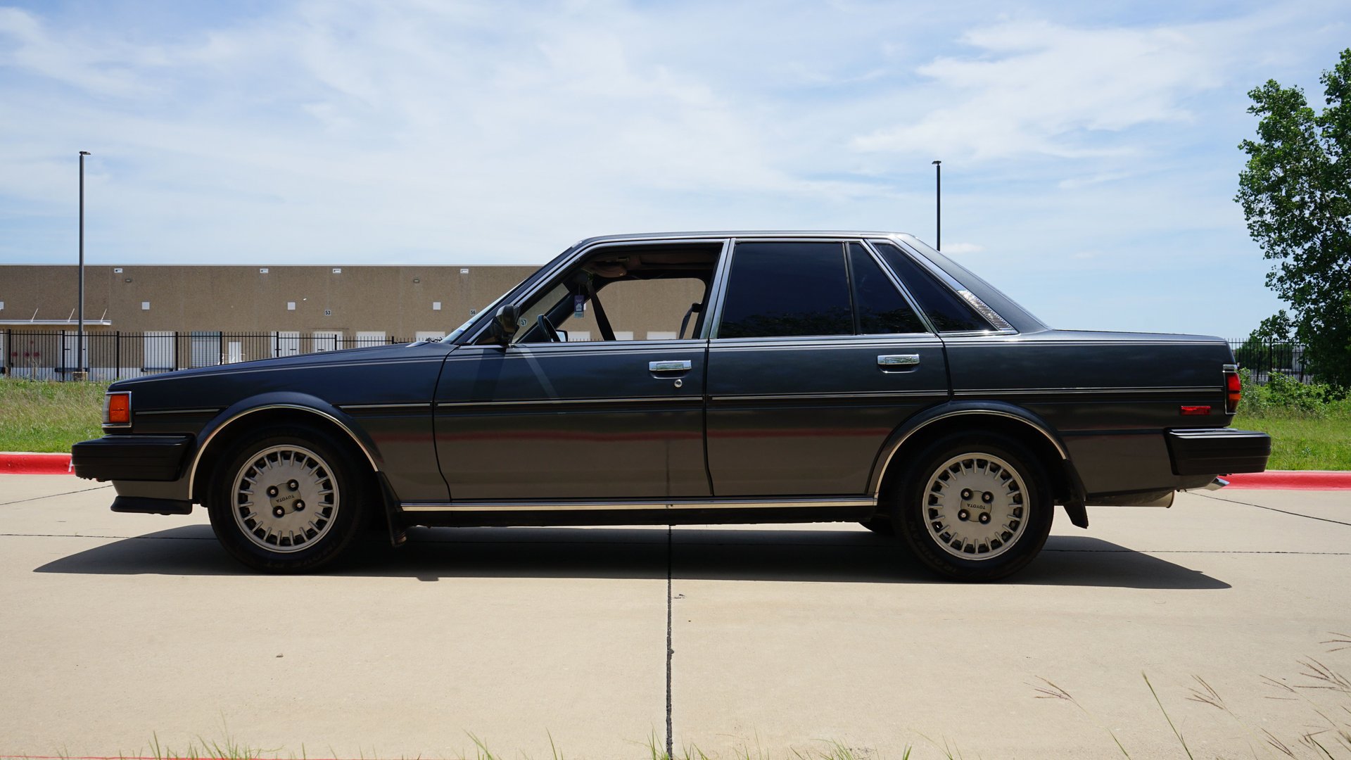 Used 1987 Toyota Cressida Sedan RWD image 6