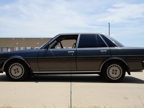 Used 1987 Toyota Cressida Sedan RWD image 6