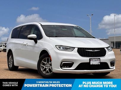 Used 2023 Chrysler Pacifica Touring-L