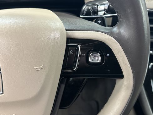 Used 2021 Lincoln Corsair AWD image 28