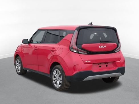 Used 2023 Kia Soul LX FWD image 4