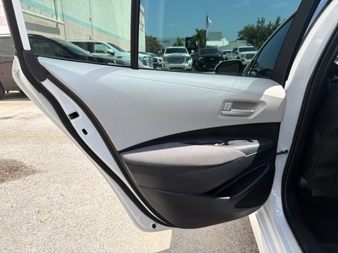 Used 2025 Toyota Corolla LE FWD image 16