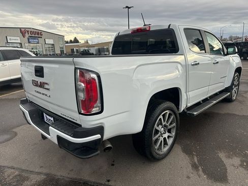 Used 2022 GMC Canyon Denali image 3