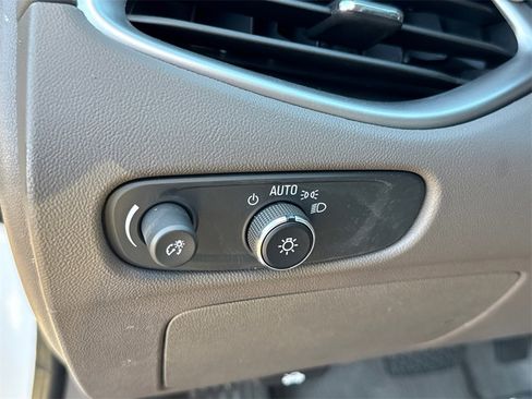 Used 2022 Chevrolet Malibu LS image 28