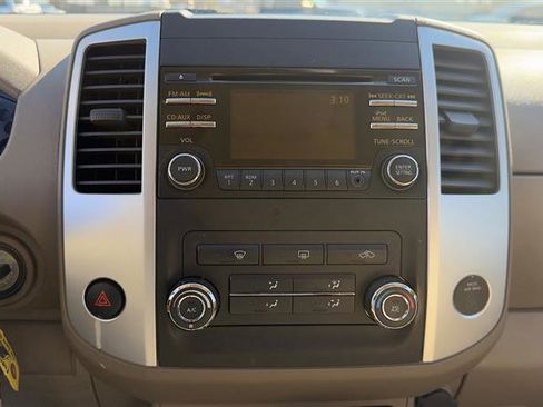Used 2013 Nissan Frontier SV image 26