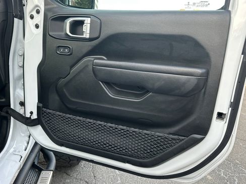 Used 2022 Jeep Wrangler Unlimited Sport image 12