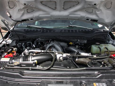 Used 2020 Ford F250 Lariat w/ Lariat Value Package image 12