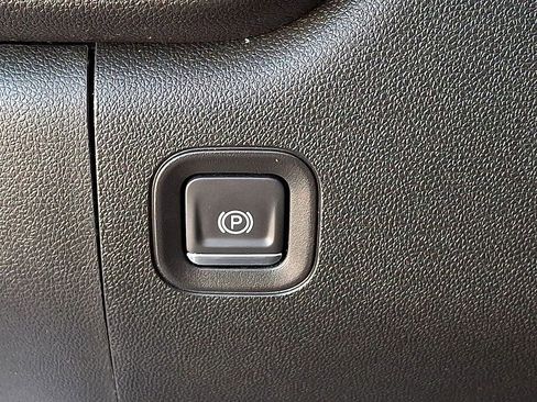 Used 2024 Chevrolet Silverado 1500 Custom RWD image 28