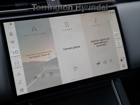 Used 2025 Land Rover Range Rover Velar Dynamic SE image 24