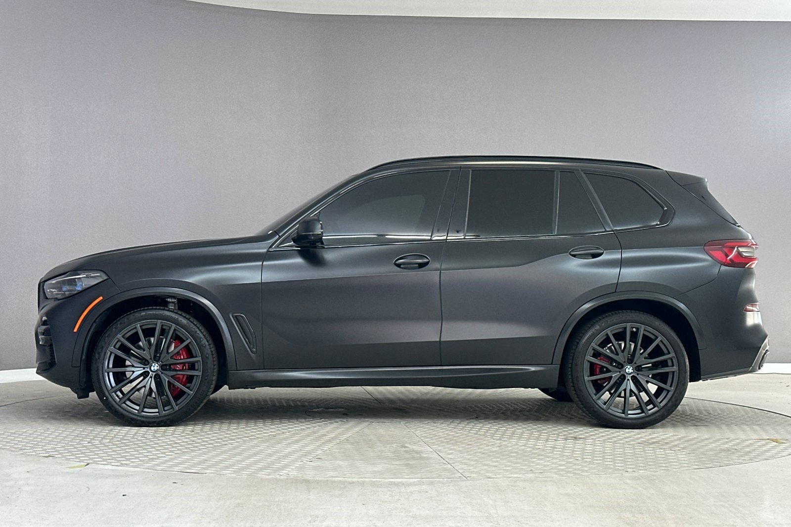 Used 2022 BMW X5 xDrive40i w/ M Sport Package AWD/4WD image 2
