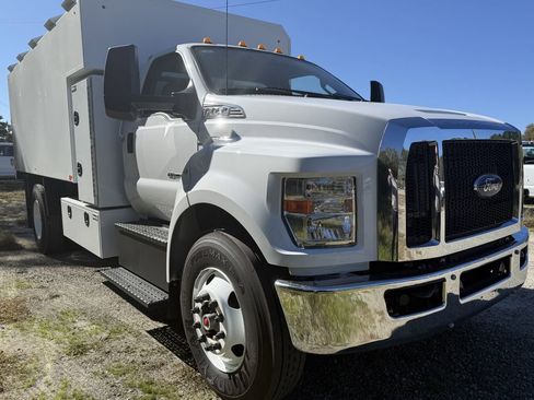 New 2026 Ford F750 2WD Regular Cab Super Duty image 1
