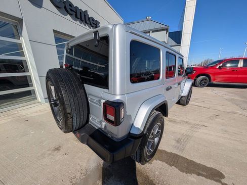 Used 2023 Jeep Wrangler Sahara image 5