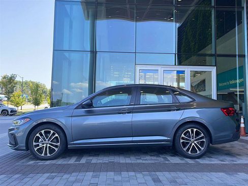 Used 2025 Volkswagen Jetta Sport FWD image 20