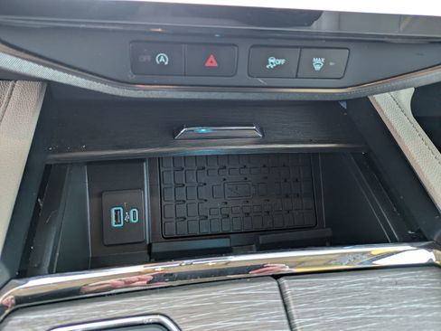 Certified 2024 Ford Expedition Limited image 21