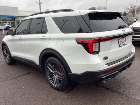 Used 2025 Ford Explorer ST image 5