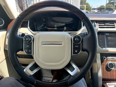 Used 2016 Land Rover Range Rover HSE image 11