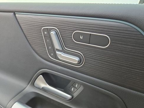 New 2026 Mercedes-Benz GLB 250 4MATIC image 23