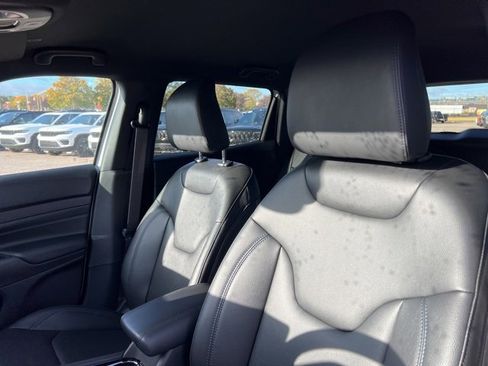 Used 2026 Jeep Compass Limited image 8