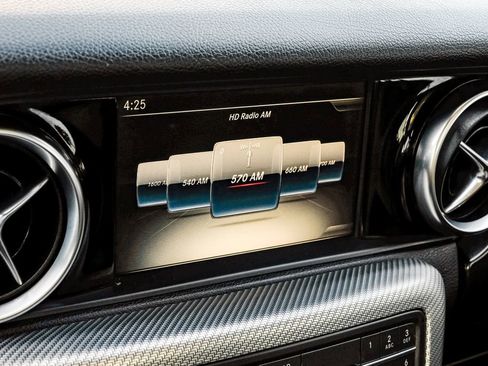 Used 2017 Mercedes-Benz SLC 300 image 26