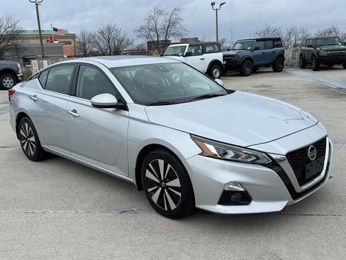 Used 2019 Nissan Altima 2.5 SV image 3