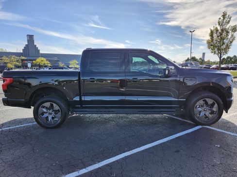 Used 2023 Ford F150 Lightning Lariat image 12