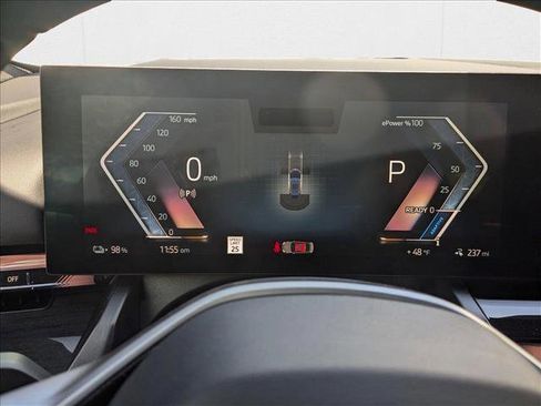 Used 2025 BMW i5 xDrive40 w/ Premium Package image 11