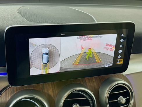 Used 2022 Mercedes-Benz GLC 300 4MATIC image 5